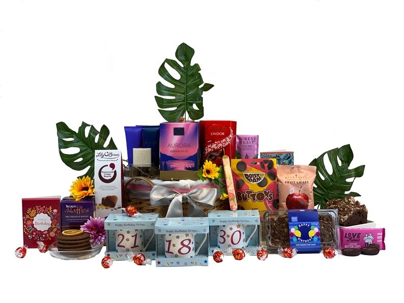 Girly birthday presents 4 | Birthday basket, Girl gift baskets, 21st birthday  gifts for girls