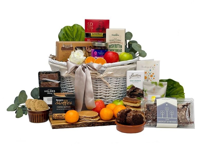 The Alcohol-Free Silent Night Hamper by Regency Hampers #Christmas |  Christmas hamper, Gift hampers, Wine hampers