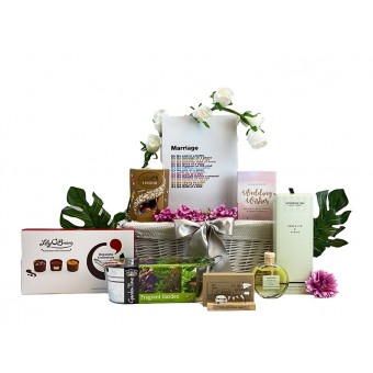 You're Engaged Gift Hamper